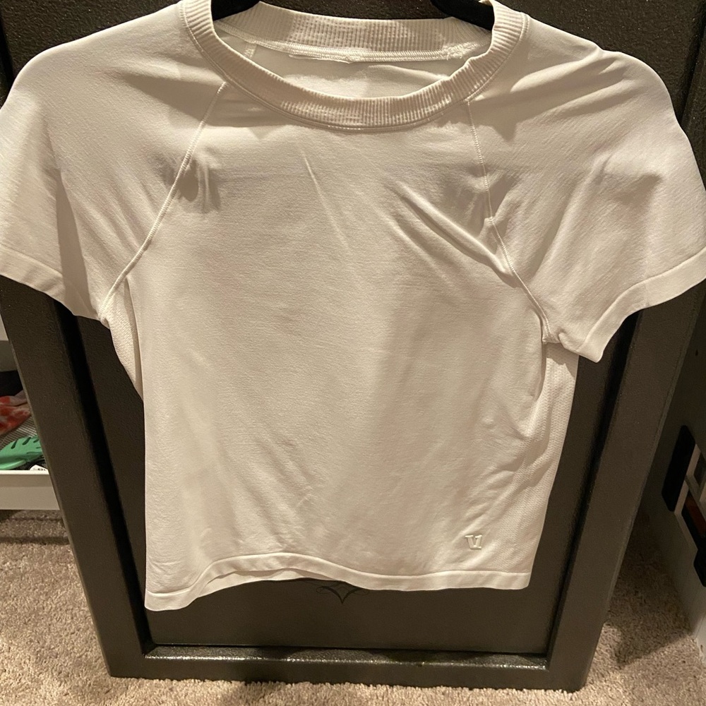 Vuori Short Sleeve Surge Tee